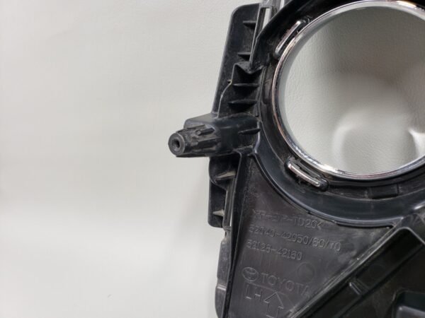 2016-2018 Toyota Rav 4 LH Left Driver Fog Lamp Bezel OEM - Image 4