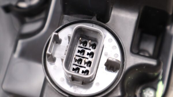 2016-2022 Honda Pilot 17-20 Ridgeline RH Right Pass Headlight Halogen w/DRL OEM - Image 10