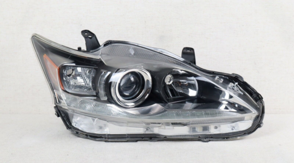 2011-2017 Lexus CT200h Front RH Right Passenger Side Headlight Halogen OEM