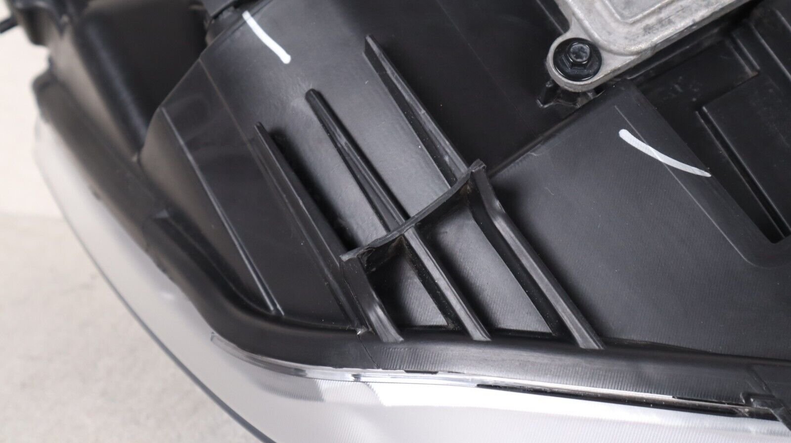 2012 2013 2014 2015 Tesla Model S LH Left Driver Side Headlight Xenon HID OEM - Image 4