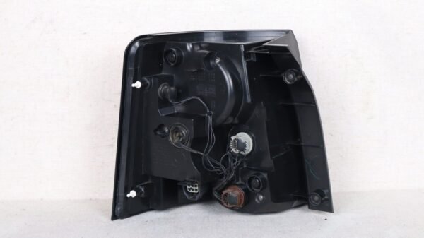 Nice! 2011-2013 Land Range Rover Sport Right Pass Rear Quarter Tail Light OEM - Image 2