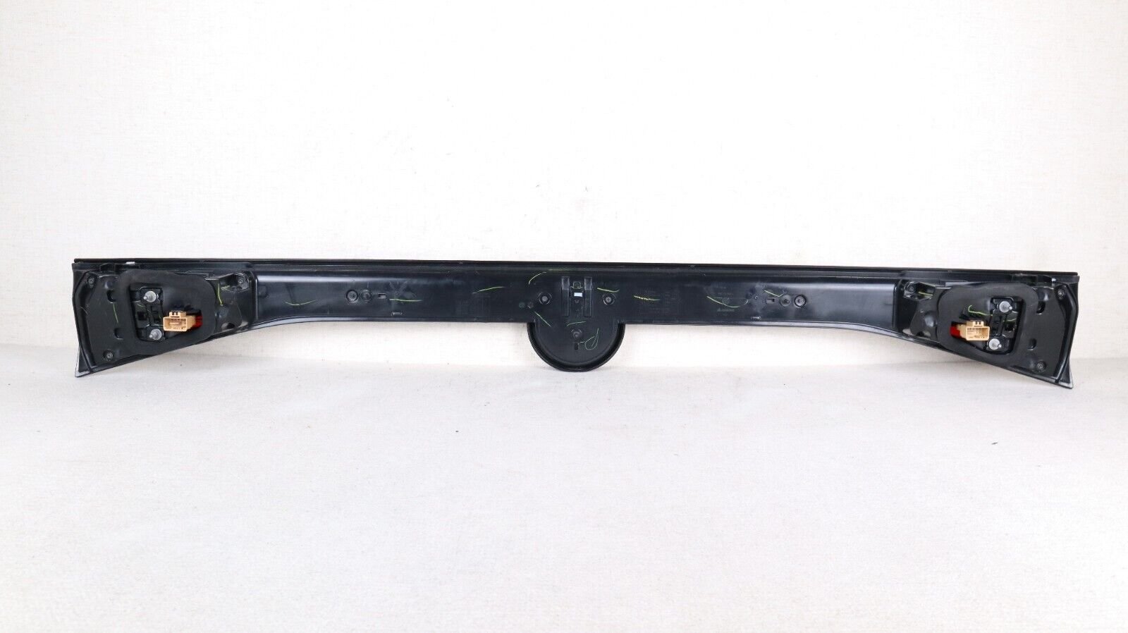 Mint! 2021-2023 Volkswagen ID.4 ID4 Tail Light LED Rear Center Liftgate OEM - Image 2