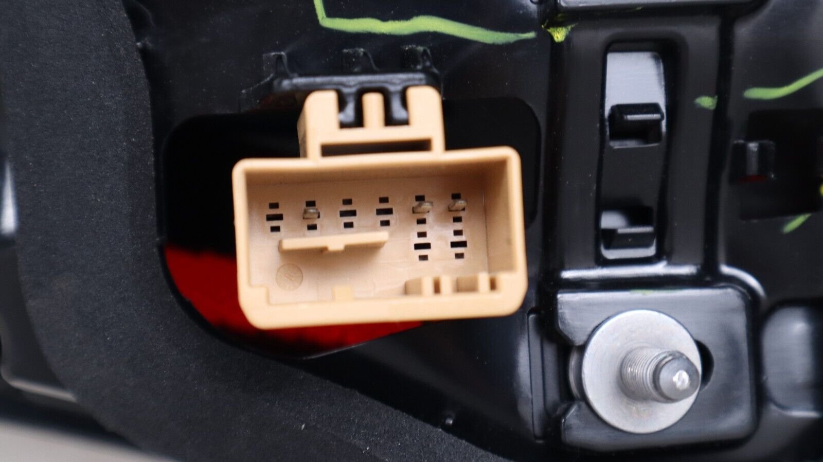 Mint! 2021-2023 Volkswagen ID.4 ID4 Tail Light LED Rear Center Liftgate OEM - Image 11