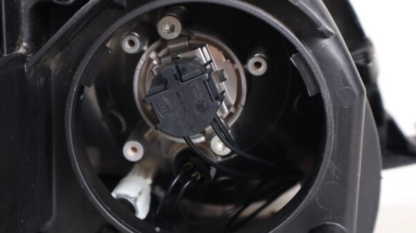 2007-2009 Mercedes E320 E350 E550 E63 Front Left Driver Headlight Halogen OEM - Image 9