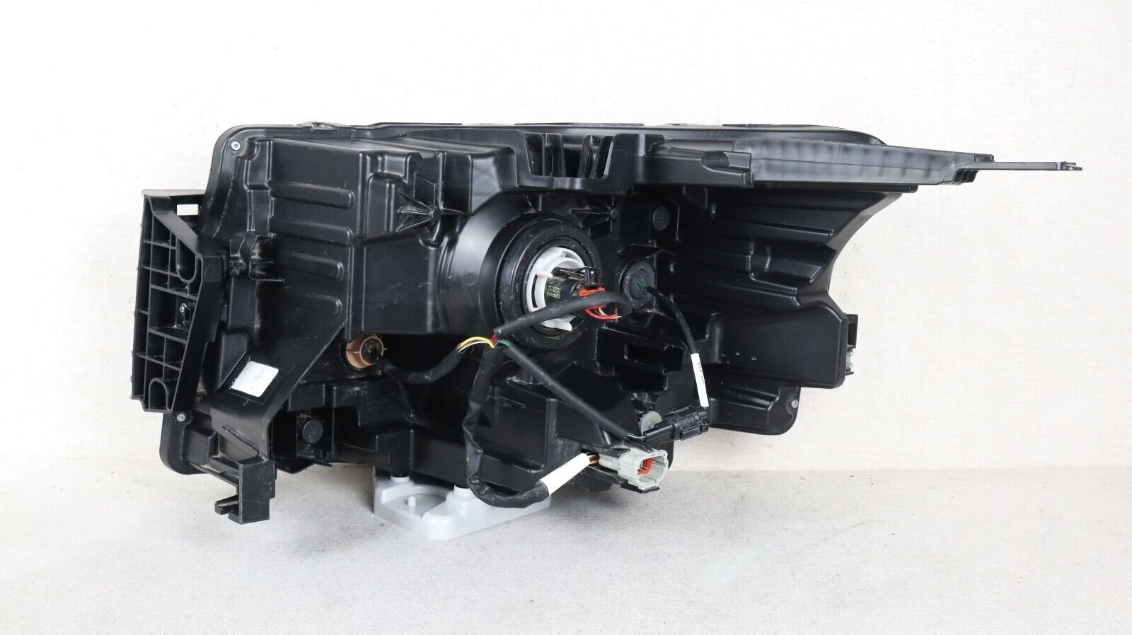 Mint! 2022-2024 Nissan Frontier RH Right Passenger Side Headlight Halogen OEM - Image 2