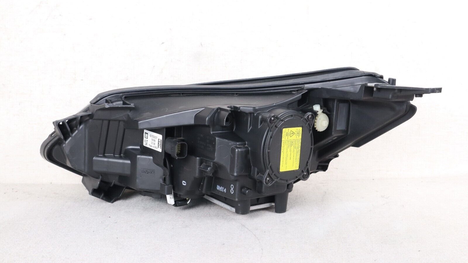 Damaged! 2017-2021 Chevy Chevrolet Bolt EV Right Passenger Headlight Xenon OEM - Image 2