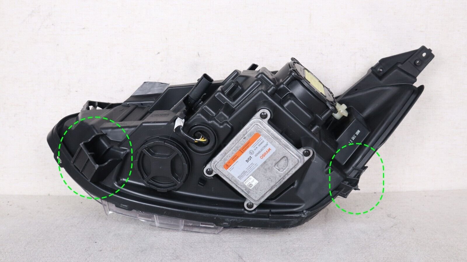 Damaged! 2017-2021 Chevy Chevrolet Bolt EV Right Passenger Headlight Xenon OEM - Image 3