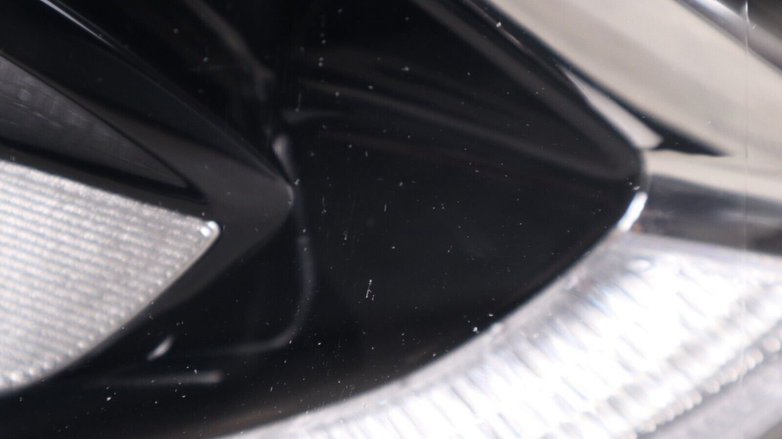 Damaged! 2017-2021 Chevy Chevrolet Bolt EV Right Passenger Headlight Xenon OEM - Image 10