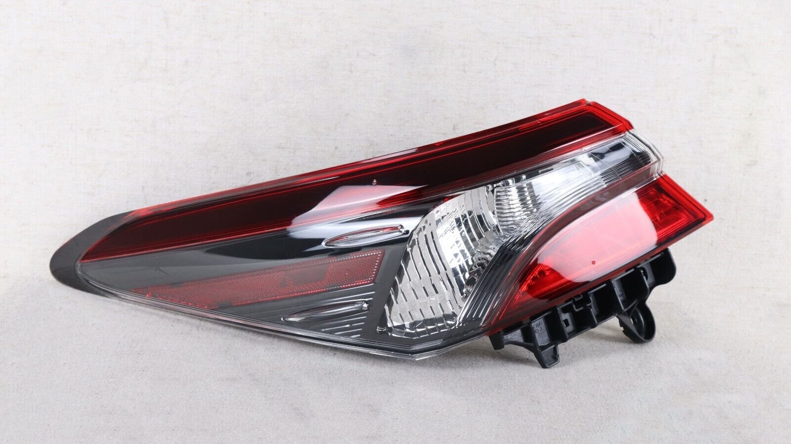 Mint! 2018-2020 Toyota Camry LH Left Driver Side Rear Outer Smoked Lens LED OEM